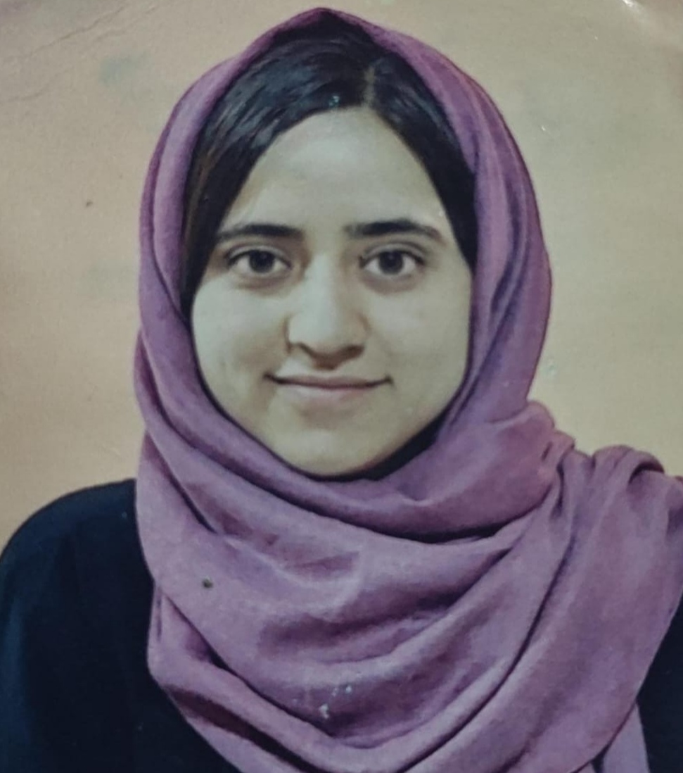 NIDA MANZOOR